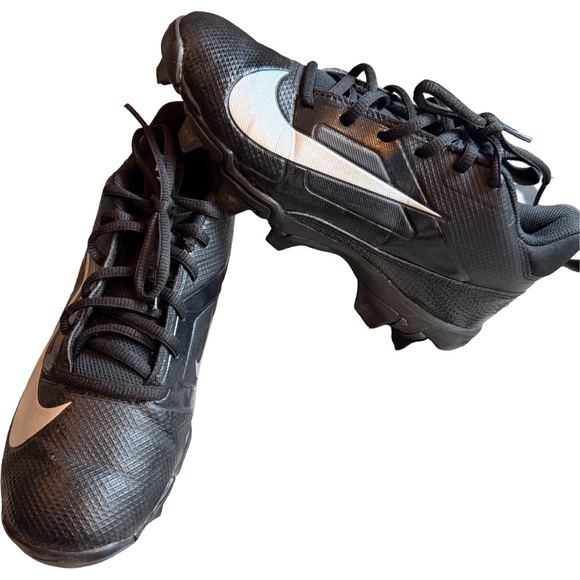 Nike Boys’ Alpha Menace 4 Shark BG Football Cleats – Youth Size 4.5 - Picture 2 of 12